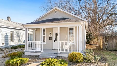 Photo of 735 W Market Street, Warsaw, IN 46580 (MLS # 202606795)