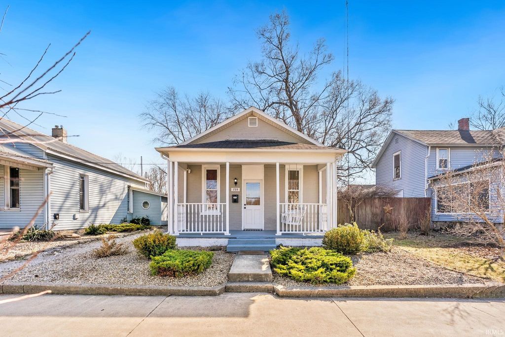 Photo of 735 W Market Street, Warsaw, IN 46580 (MLS # 202606795)