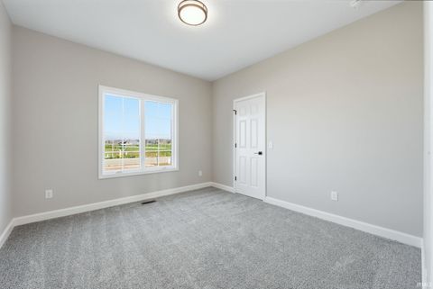 Tiny photo for 13234 Vista Verde Boulevard, Fort Wayne, IN 46818 (MLS # 202543579)