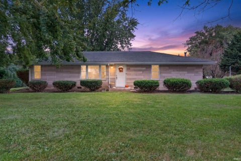 Photo of 2225 W SYCAMORE Street, Kokomo, IN 46901 (MLS # 202639890)