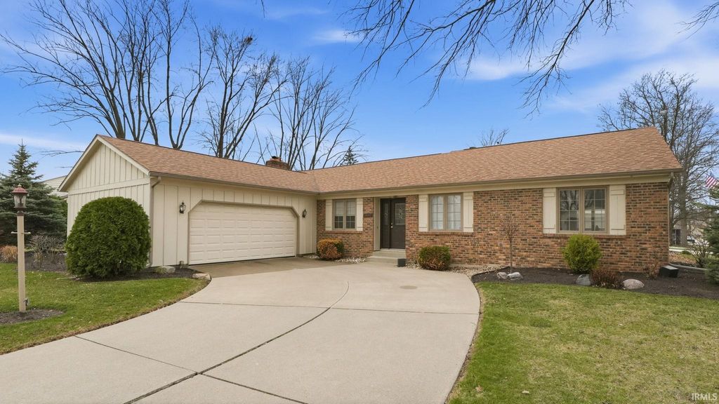 Photo of 3437 Marias Drive, Fort Wayne, IN 46815 (MLS # 202608854)
