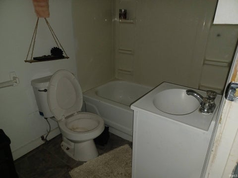 Tiny photo for 1306 E Illinois Street, Evansville, IN 47711 (MLS # 202643663)
