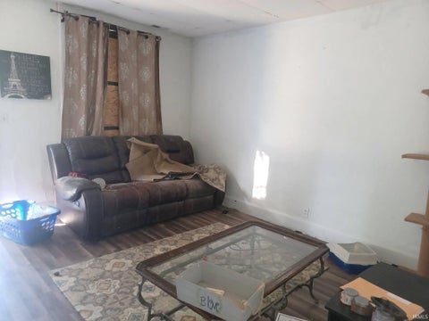 Tiny photo for 1306 E Illinois Street, Evansville, IN 47711 (MLS # 202643663)