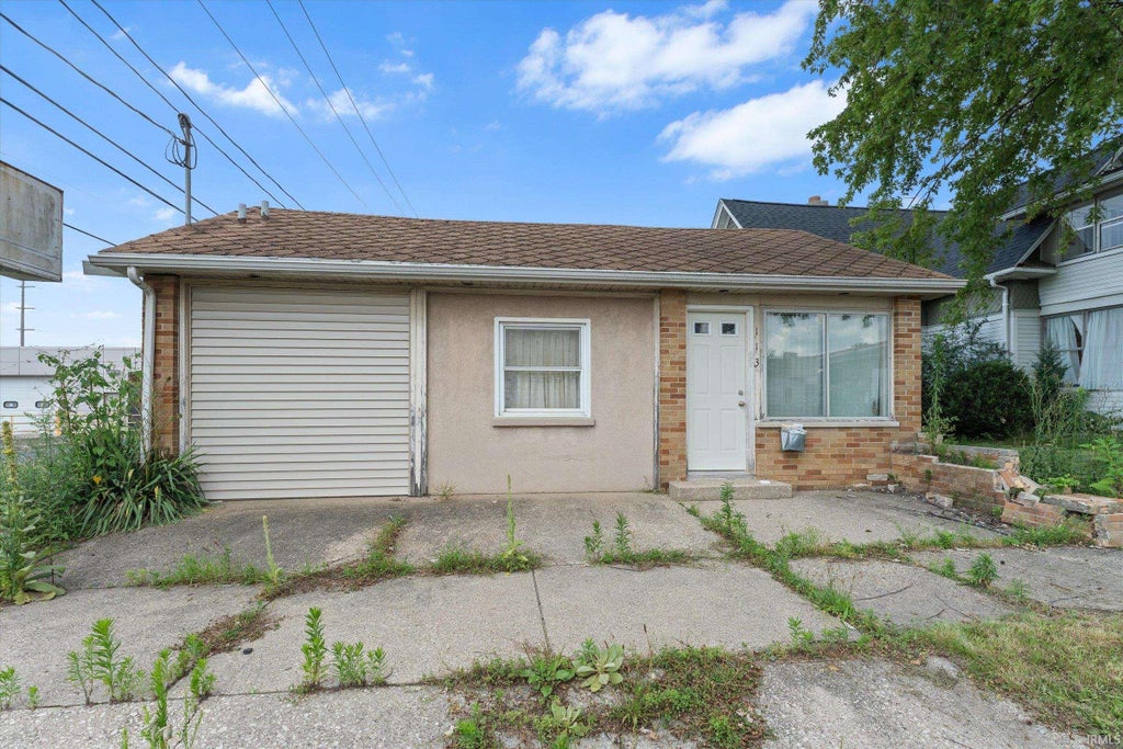 Photo of 113 W Fairview Avenue, South Bend, IN 46614 (MLS # 202632556)