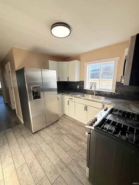 Tiny photo for 17 E Colfax Street, Logansport, IN 46947 (MLS # 202605716)