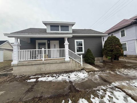 Photo of 17 E Colfax Street, Logansport, IN 46947 (MLS # 202605716)