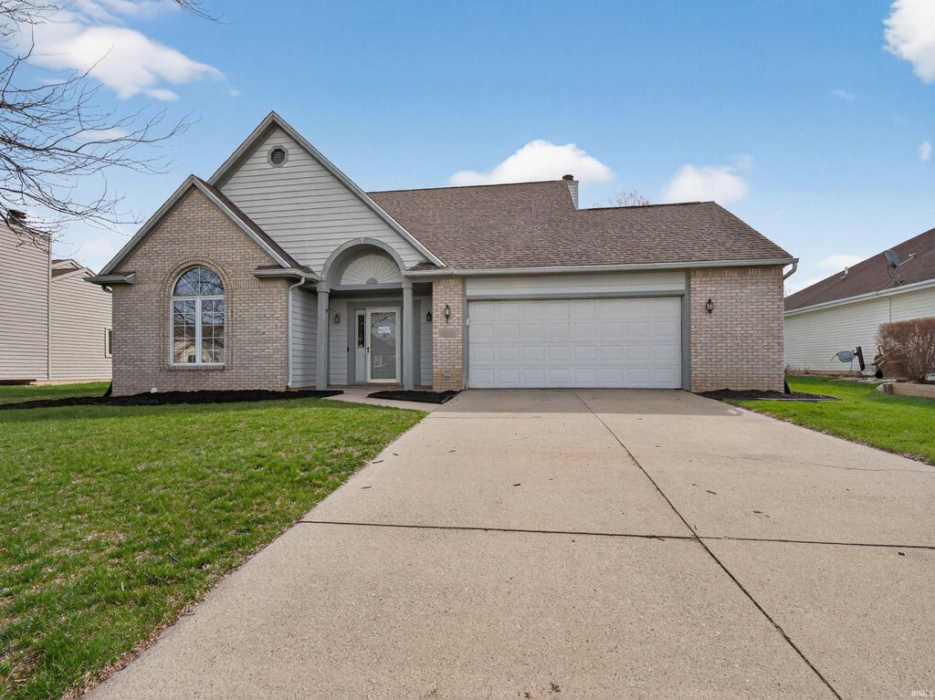 Photo of 10514 Cherry Creek Road, Fort Wayne, IN 46818 (MLS # 202611548)