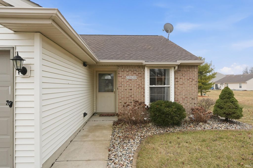 Photo of 10650 Bookcliff Cove, New Haven, IN 46774 (MLS # 202607073)