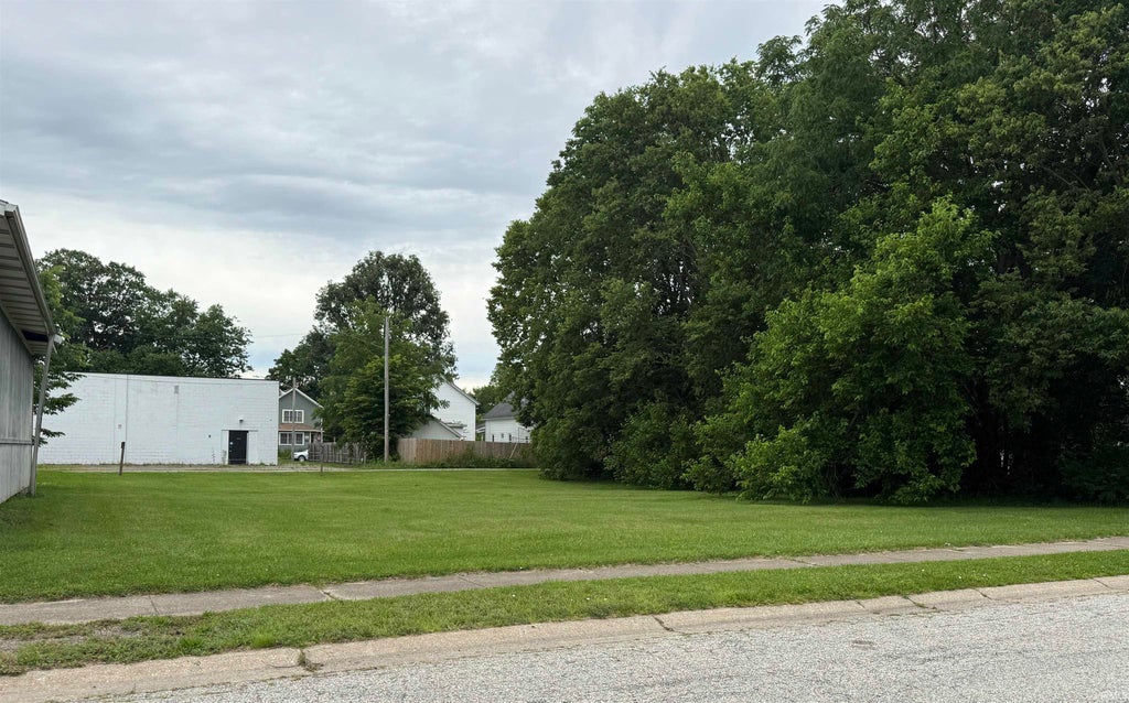 Photo of V/L 15 37 3e E 6Th Street #3435, Mishawaka, IN 46544 (MLS # 202625545)