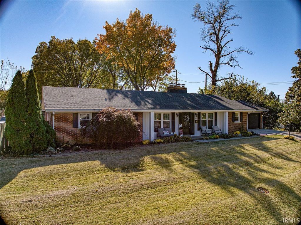 Photo of 342 EMMICK Street, Mount Vernon, IN 47620 (MLS # 202544730)