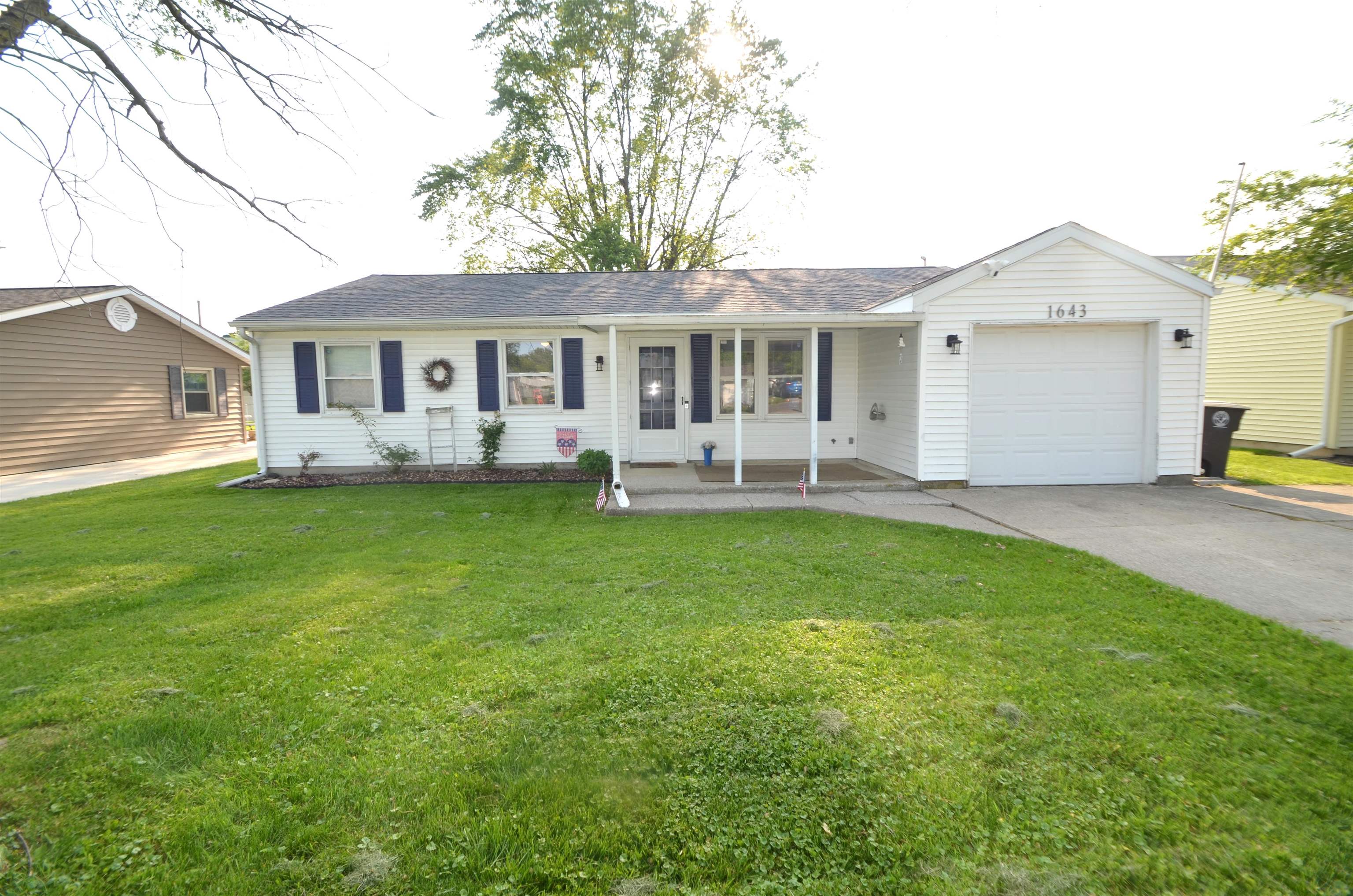 1643 Lakeview Drive