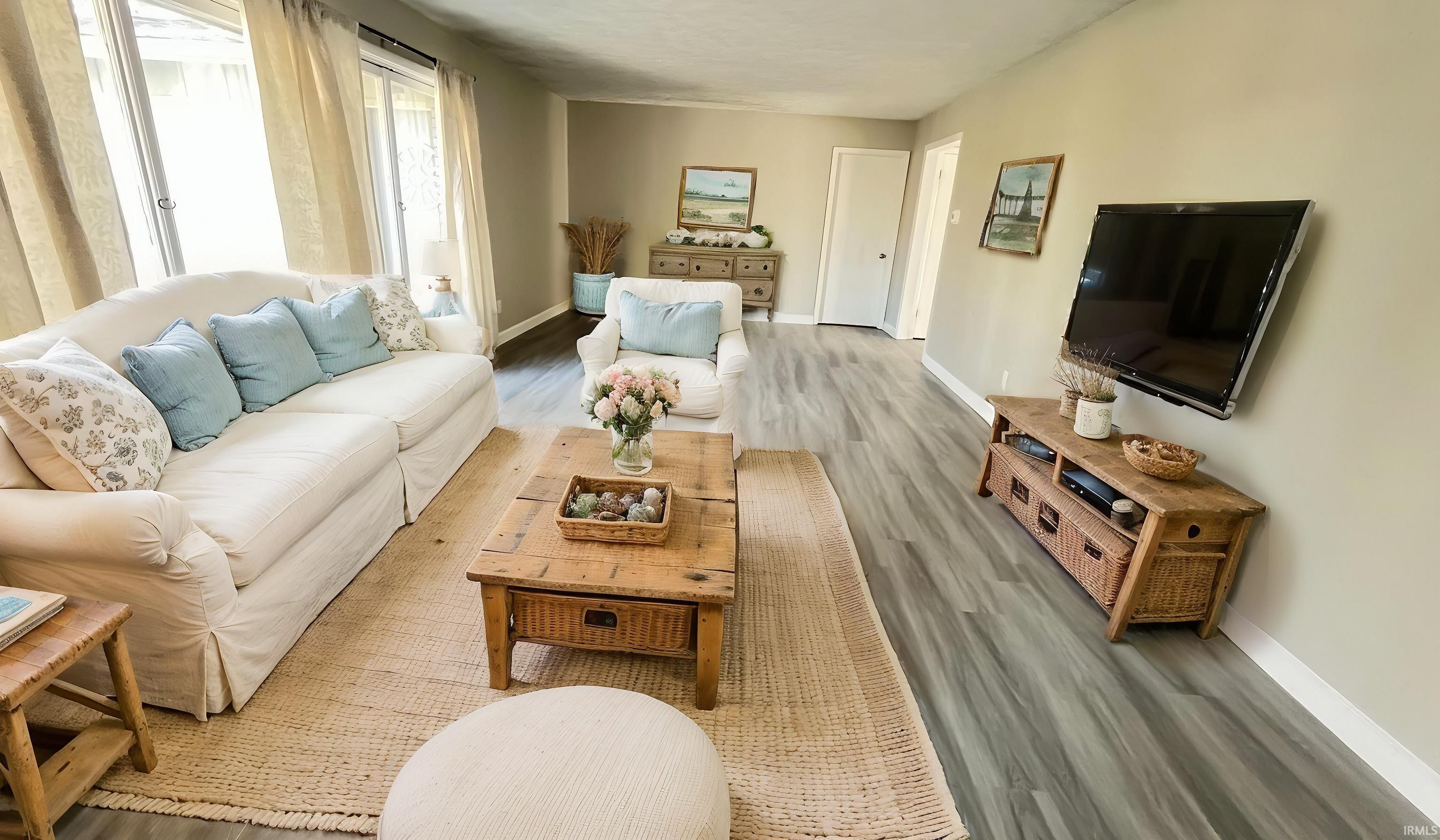 South Bend, Indiana 46614, United States, 3 Bedrooms Bedrooms, ,2 BathroomsBathrooms,Residential,Pending,122170