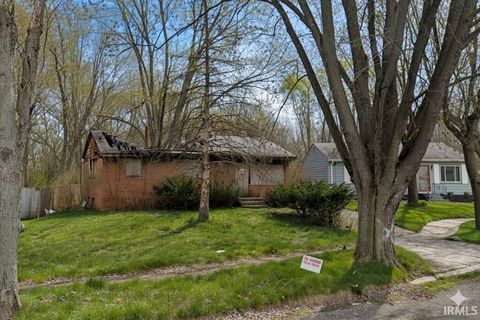 Photo of 317 marion Street, Gary, IN 46403 (MLS # 202542743)