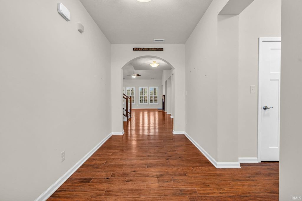 Photo of 6020 Royal Gate Court, Indianapolis, IN 46237 (MLS # 202548974)