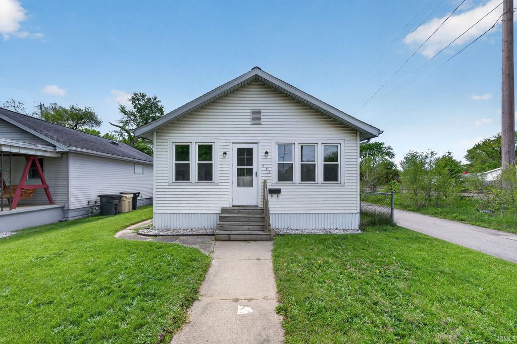 Photo of 501 S 31st Street, South Bend, IN 46615 (MLS # 202617475)
