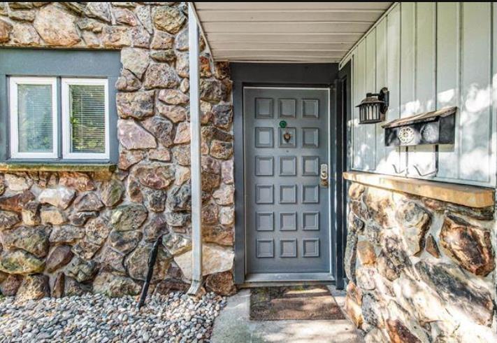 Photo of 18200 Stoneridge Street #A, South Bend, IN 46637 (MLS # 202643492)