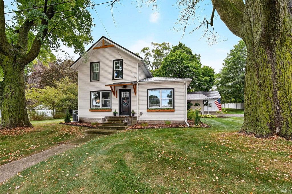 Photo of 525 S main Street, Middlebury, IN 46540 (MLS # 202538645)