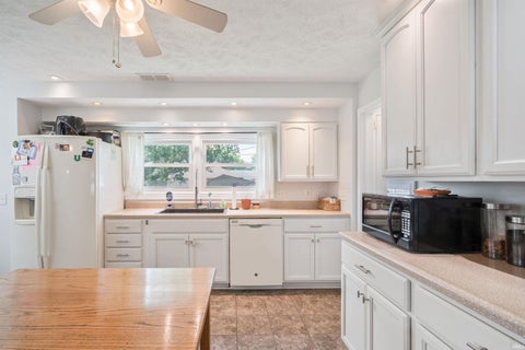 Tiny photo for 1617 W Sycamore Street, Kokomo, IN 46901 (MLS # 202623406)