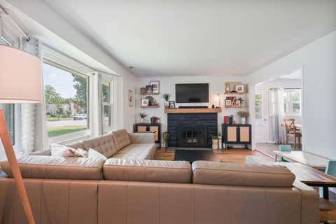 Tiny photo for 1617 W Sycamore Street, Kokomo, IN 46901 (MLS # 202623406)