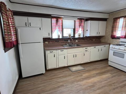 Tiny photo for 360 W 6th Street, Peru, IN 46970 (MLS # 202548312)