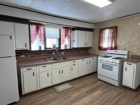 Tiny photo for 360 W 6th Street, Peru, IN 46970 (MLS # 202548312)