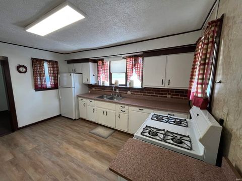 Tiny photo for 360 W 6th Street, Peru, IN 46970 (MLS # 202548312)