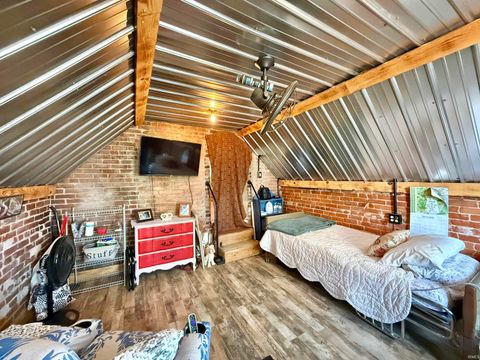 Tiny photo for 200 E Columbia Street, Evansville, IN 47711 (MLS # 202612550)