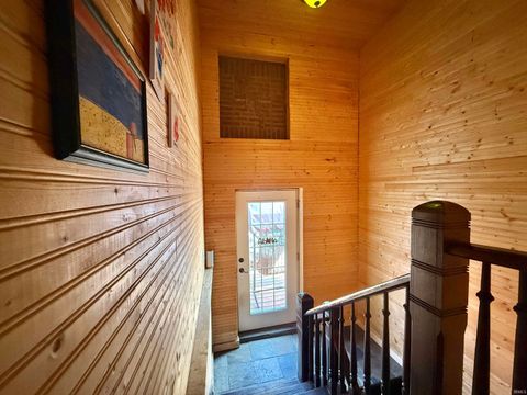 Tiny photo for 200 E Columbia Street, Evansville, IN 47711 (MLS # 202612550)