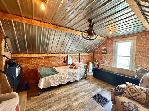 Tiny photo for 200 E Columbia Street, Evansville, IN 47711 (MLS # 202612550)