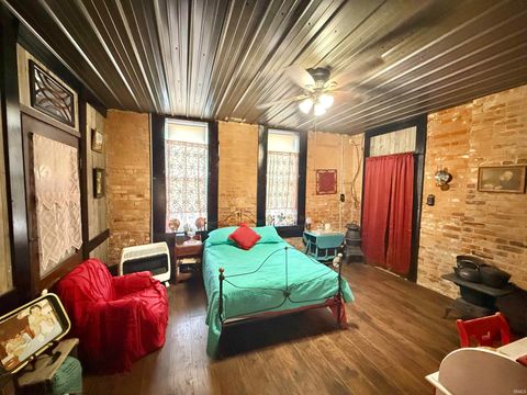 Tiny photo for 200 E Columbia Street, Evansville, IN 47711 (MLS # 202612550)