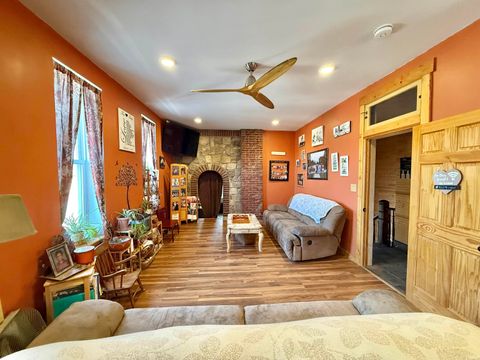 Tiny photo for 200 E Columbia Street, Evansville, IN 47711 (MLS # 202612550)