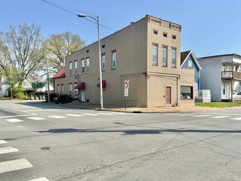 Tiny photo for 200 E Columbia Street, Evansville, IN 47711 (MLS # 202612550)