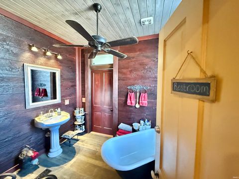 Tiny photo for 200 E Columbia Street, Evansville, IN 47711 (MLS # 202612550)