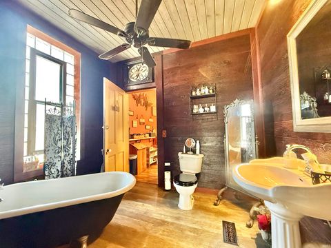 Tiny photo for 200 E Columbia Street, Evansville, IN 47711 (MLS # 202612550)