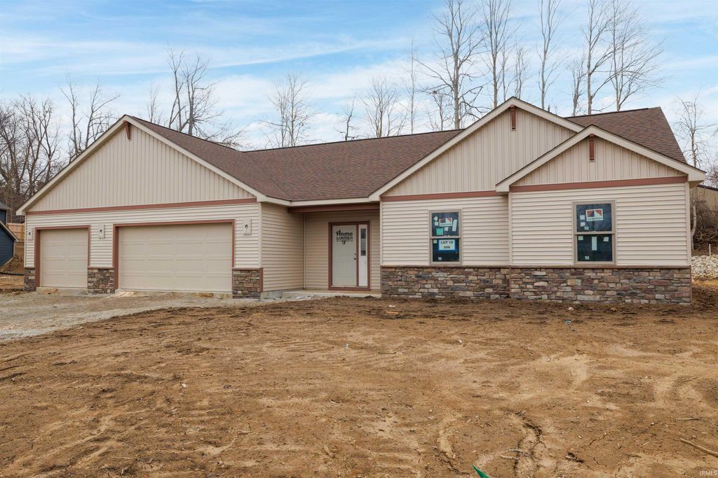 Photo of 996 E Hawthorn Lane, Columbia City, IN 46725 (MLS # 202607384)