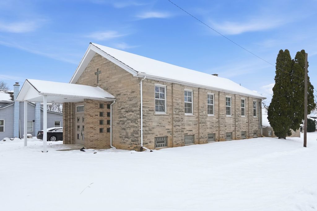 Photo of 128 Michigan Avenue, Corunna, IN 46730 (MLS # 202549151)