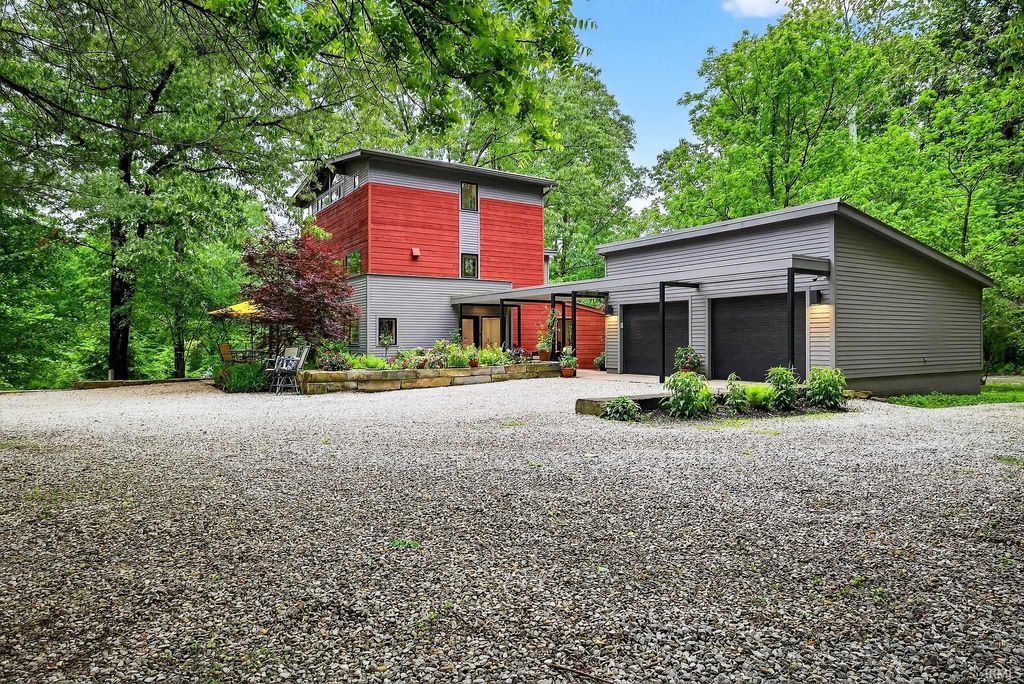 Photo of 7654 N Shilo Road, Unionville, IN 47468 (MLS # 202627366)