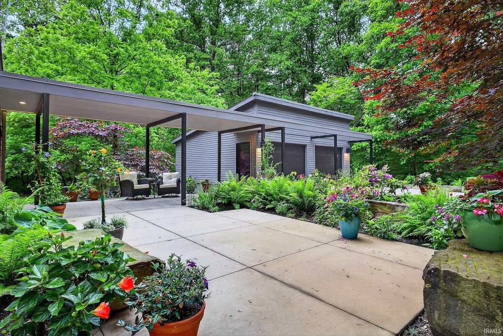 Photo of 7654 N Shilo Road, Unionville, IN 47468 (MLS # 202627366)