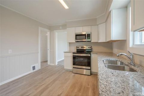 Tiny photo for 513 Richardt Avenue, Evansville, IN 47711 (MLS # 202616158)