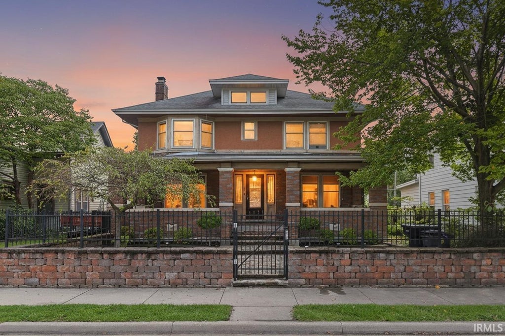 Photo of 132 Chapin Street, South Bend, IN 46601 (MLS # 202636275)