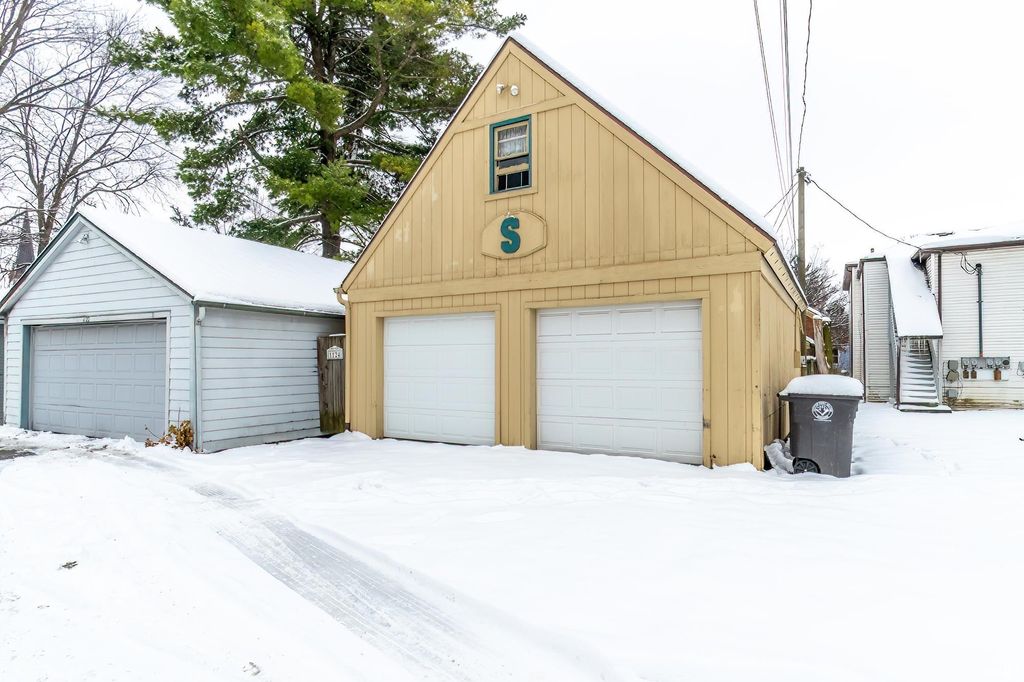 Photo of 1124 W Jefferson Boulevard, Fort Wayne, IN 46802 (MLS # 202549646)