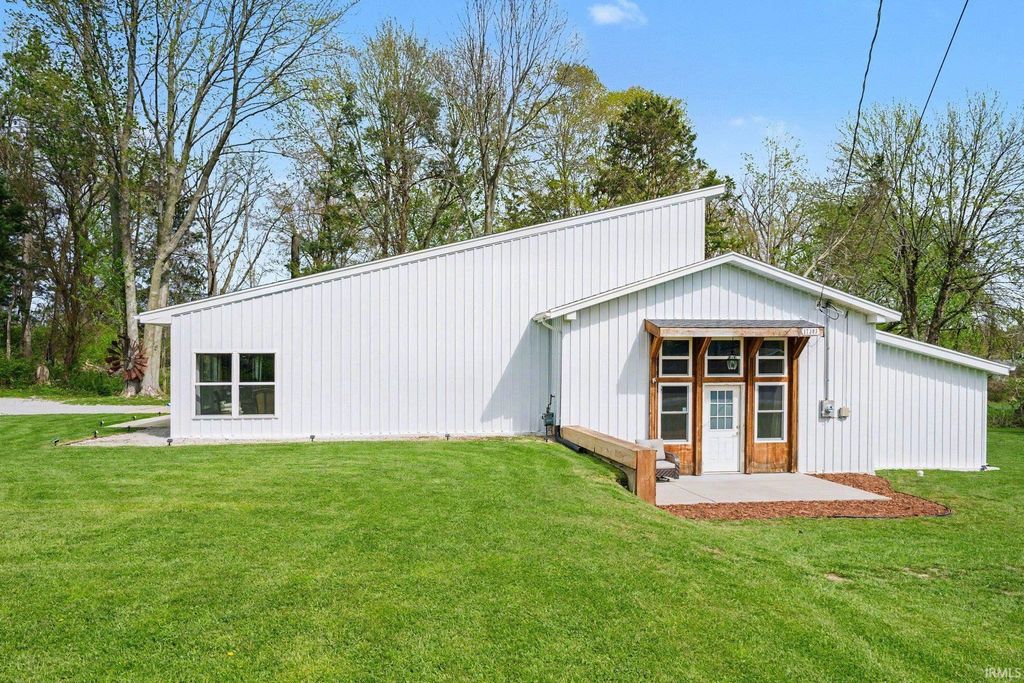 Photo of 17303 Ireland Road, South Bend, IN 46614 (MLS # 202614320)