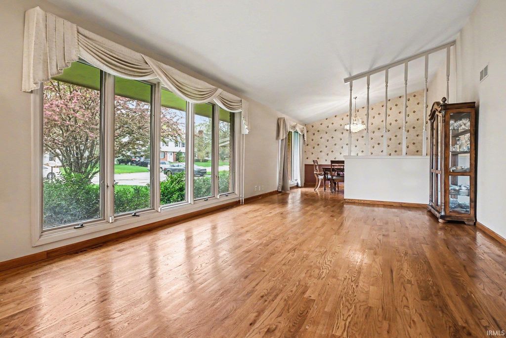 Photo of 52876 Brookdale Drive, South Bend, IN 46637 (MLS # 202613436)