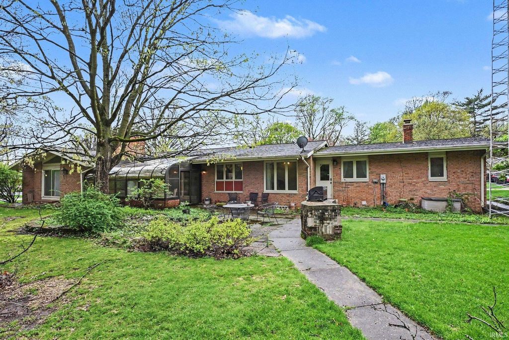 Photo of 52876 Brookdale Drive, South Bend, IN 46637 (MLS # 202613436)