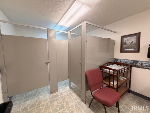 Tiny photo for 902 Manchester Avenue, Wabash, IN 46992 (MLS # 202644798)