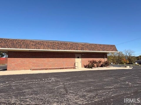 Tiny photo for 902 Manchester Avenue, Wabash, IN 46992 (MLS # 202644798)