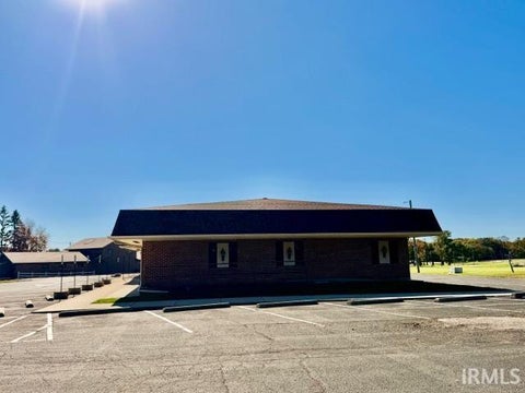 Tiny photo for 902 Manchester Avenue, Wabash, IN 46992 (MLS # 202644798)