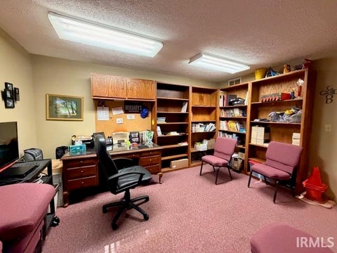 Tiny photo for 902 Manchester Avenue, Wabash, IN 46992 (MLS # 202644798)