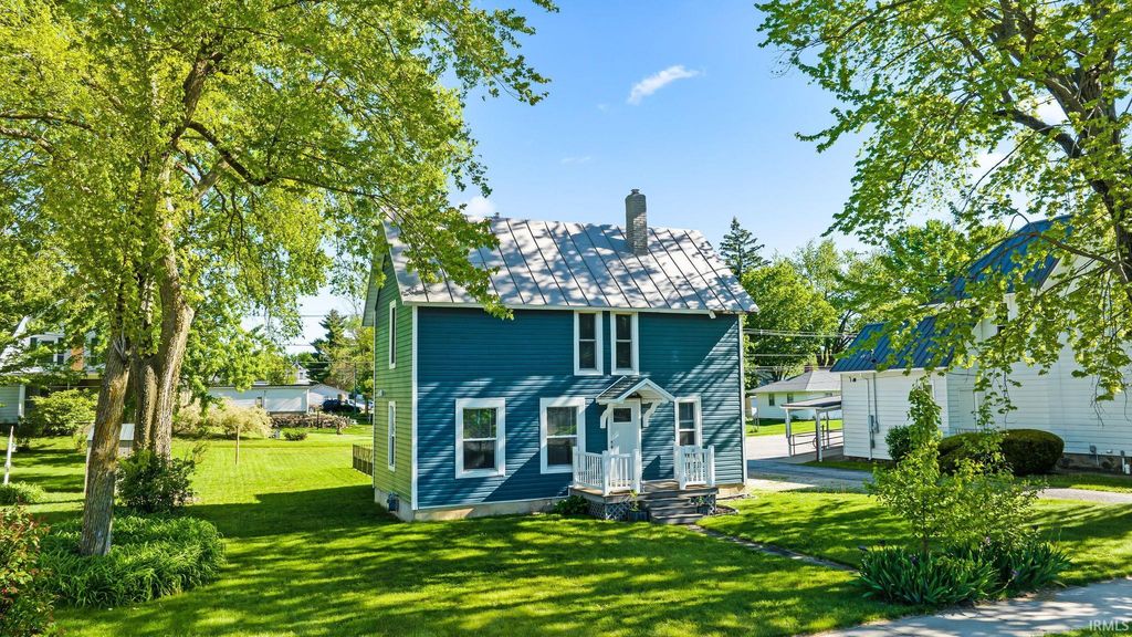 Photo of 207 E Main Street, Albion, IN 46701 (MLS # 202617533)
