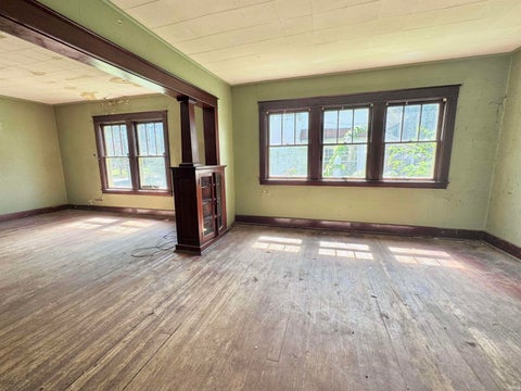 Tiny photo for 1207 S Washington Street, Kokomo, IN 46902 (MLS # 202635000)